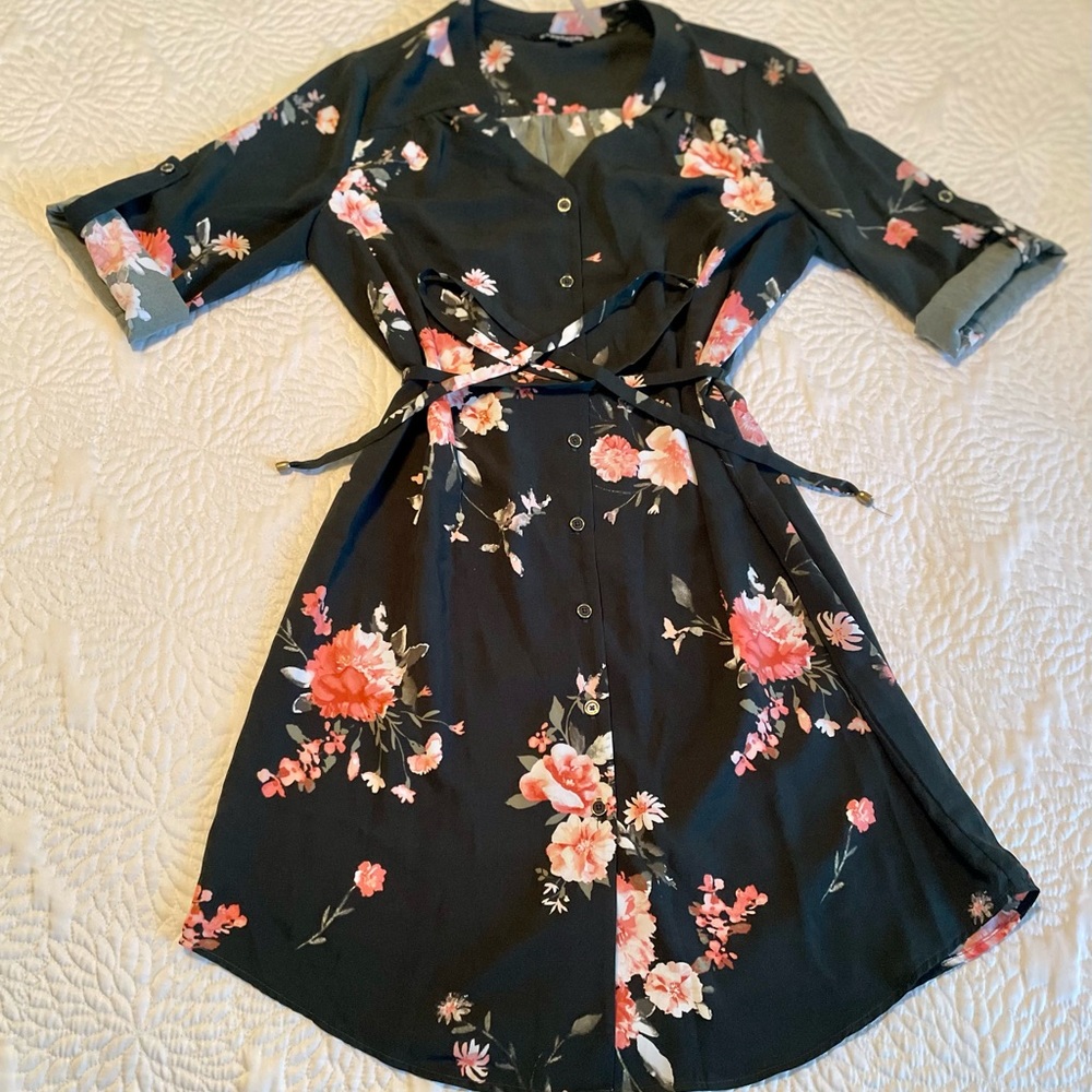 Stitch Fix Gorgeous dark green and floral belted button up dress